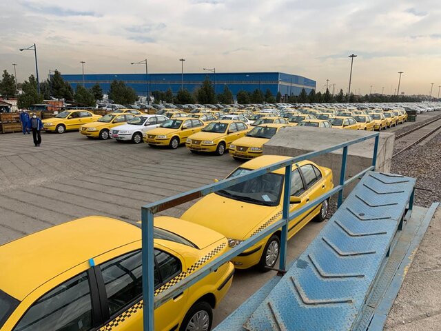 سوار کردن ۴ مسافر و اخذ کرایه ۳ مسافر تخلف است/رانندگان تاکسی متخلف را معرفی کنید