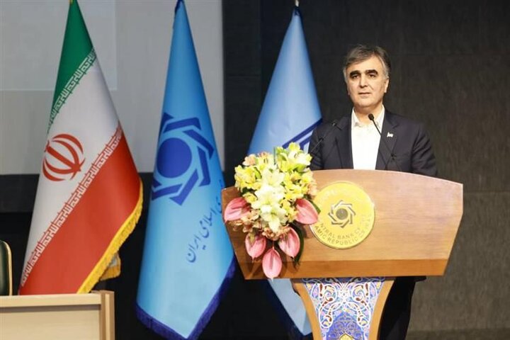 رئیس کل بانک مرکزی: مهار نقدینگی دشوار است، اما به‌تدریج دنبال می‌کنیم